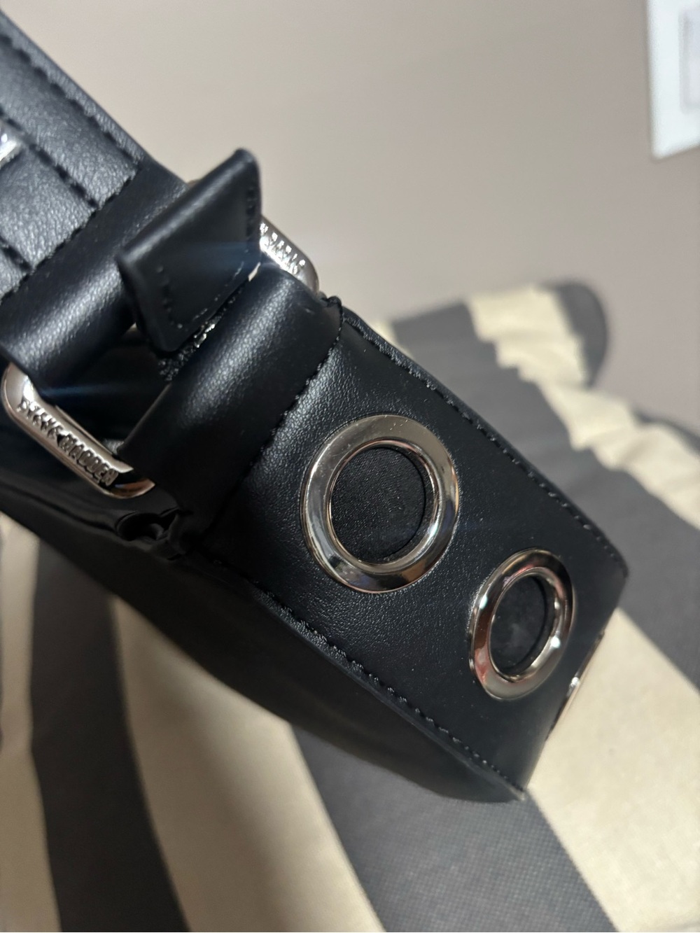 Steve Madden BDIXIE asymmetrical shoulder bag excellent condition - Picture 5 of 12